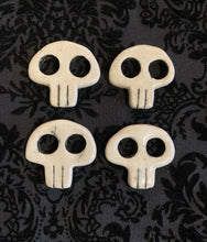 Load image into Gallery viewer, Ceramic Skull Buttons