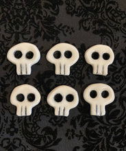 Load image into Gallery viewer, Ceramic Skull Buttons