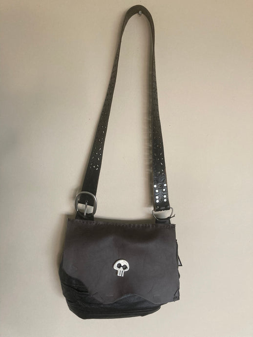 A Bag Rife with Pockets
