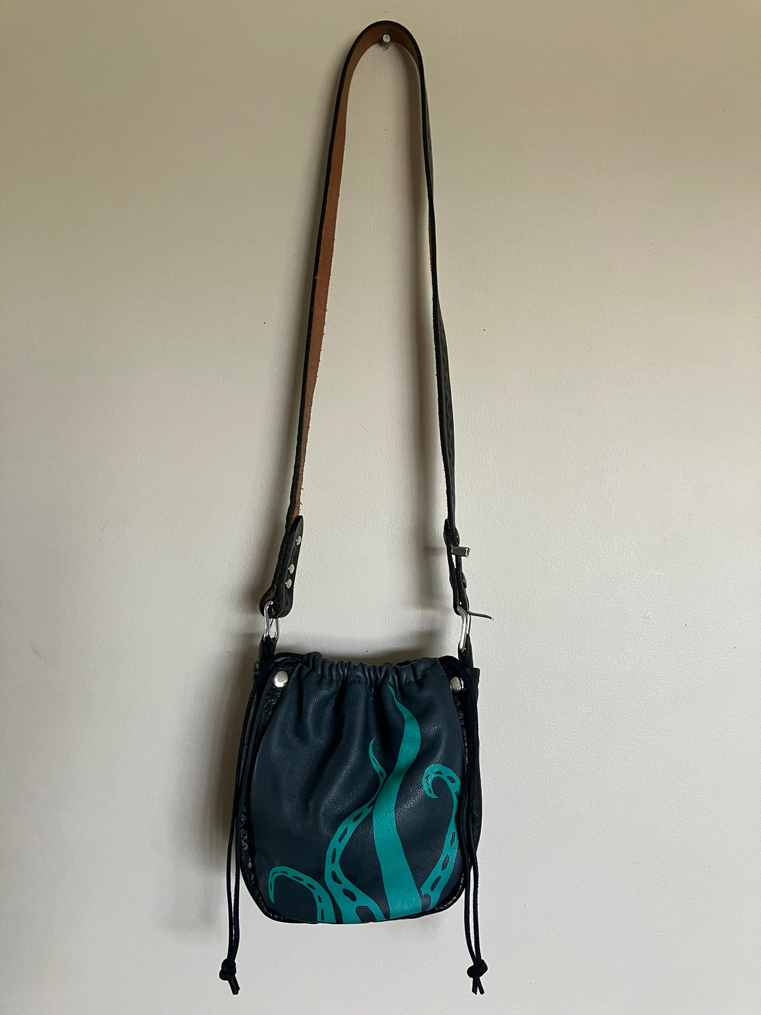 Weird Sci Fi Shoulder bag with Synch top – Dead Ringer Purses