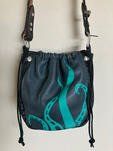 Weird Sci Fi Shoulder bag with Synch top