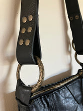 Load image into Gallery viewer, Venues Fly Trap Shoulder Bag